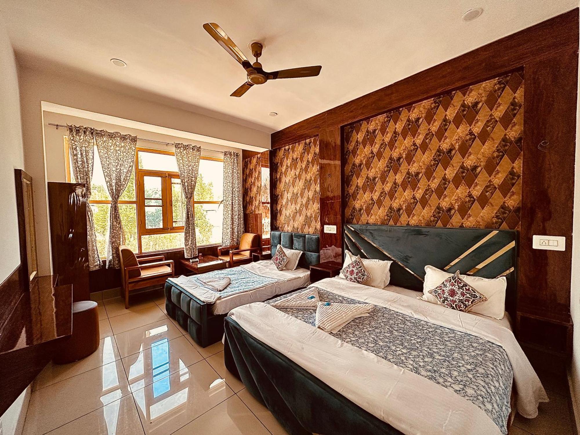 Hotel Gulmarg Residency, Kunzer Gulmarg Exterior foto